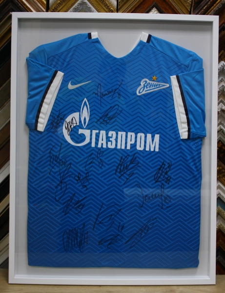 футболка в раме